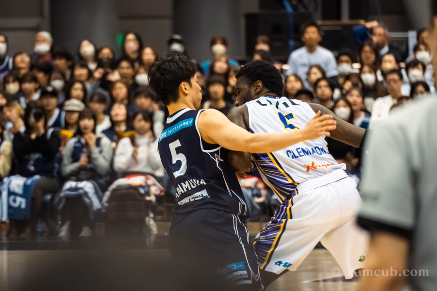横浜ビーコル 河村勇輝選手 vs サンロッカーズ渋谷 アンソニー・クレモンズ選手