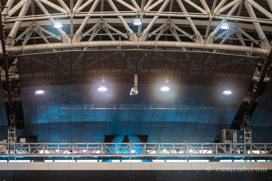 横浜国際プールの天井