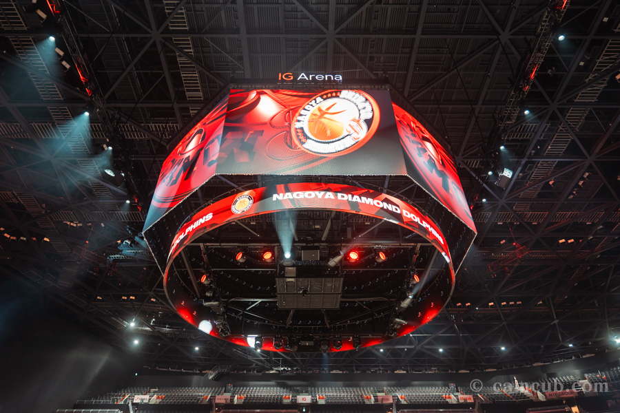 IGアリーナ コートサイド席から見上げるセンターハングビジョン